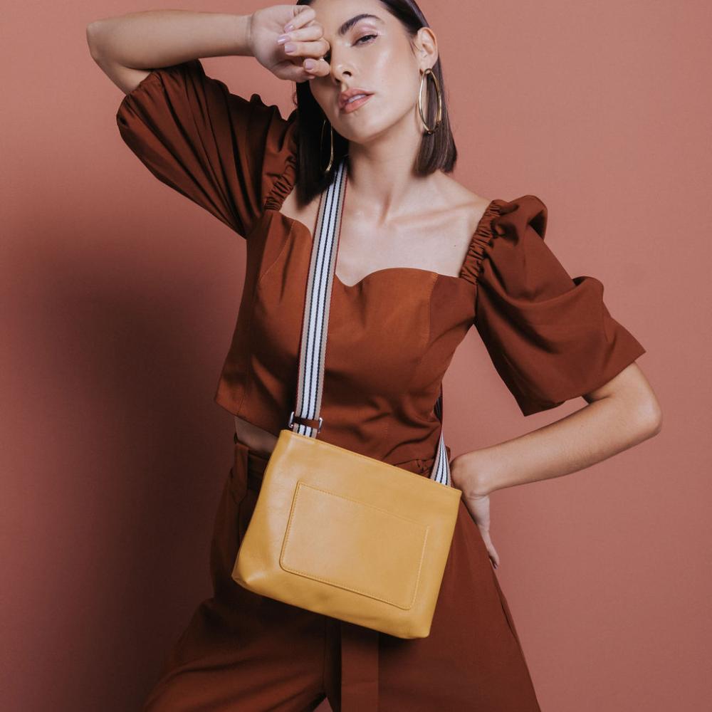 Cross body handbags