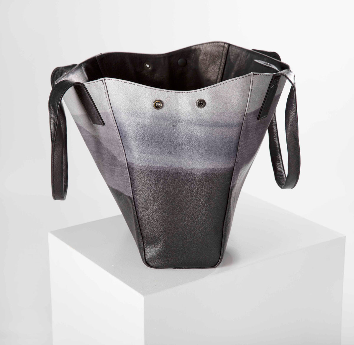 pessoa tote, soft leather, suede lining